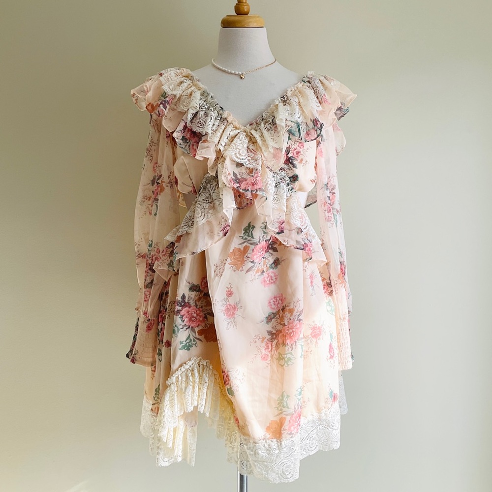 Romantic Floral Ruffle V-Neck Blouse in Blush Pink